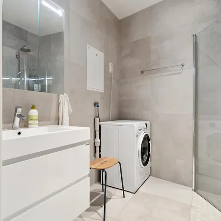 Апартаменты And Modern